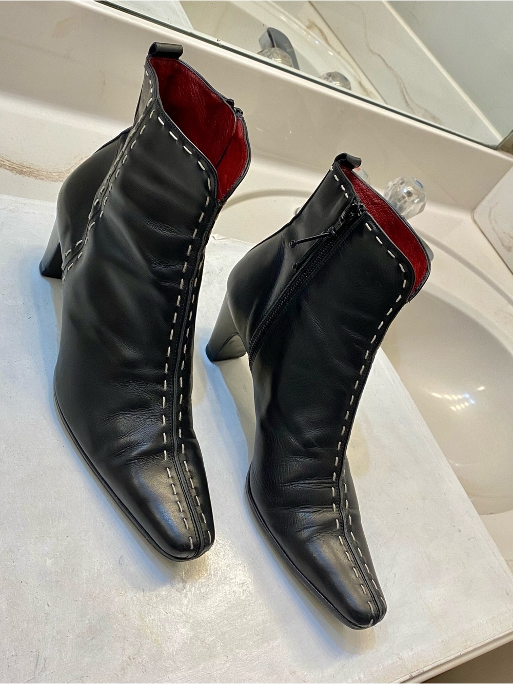 Donald J PLINER Lyza ankles boot, good condition, clean interior Size 7M